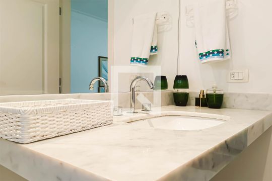 Apartamento para alugar com 4 quartos, 115m² em Vila Maia, Guarujá