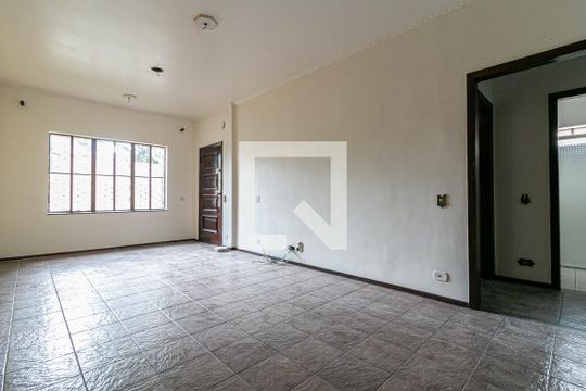 Casa à venda com 4 quartos, 312m² em Vila Dalila, São Paulo
