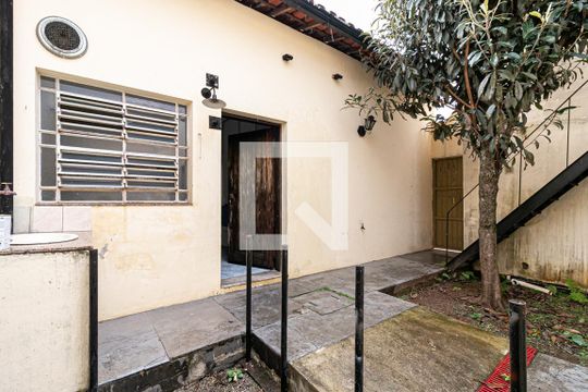 Área externa de casa à venda com 4 quartos, 312m² em Vila Dalila, São Paulo