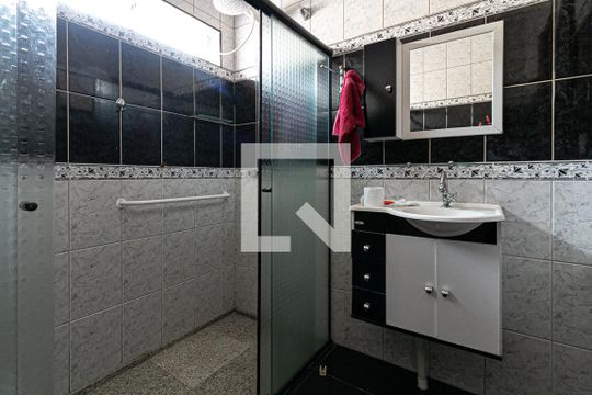 Banheiro da Suíte 1 de casa à venda com 4 quartos, 312m² em Vila Dalila, São Paulo