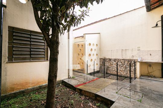 Área externa de casa à venda com 4 quartos, 312m² em Vila Dalila, São Paulo