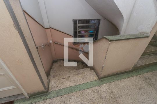 Área comum - Escadas de apartamento para alugar com 2 quartos, 70m² em Penha, Rio de Janeiro