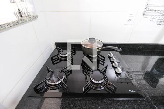 Cozinha de apartamento à venda com 1 quarto, 26m² em Jardim Planalto, São Paulo