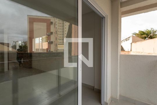 Sacada da sala de apartamento à venda com 2 quartos, 57m² em Vila Rosa, Goiânia