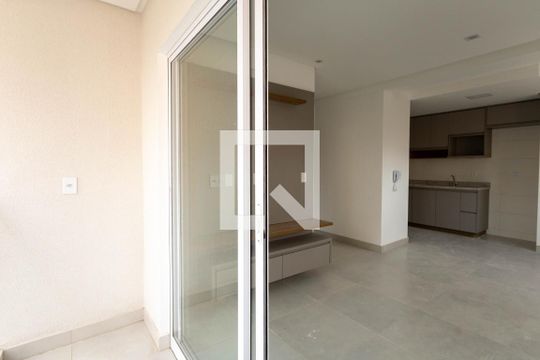 Sacada da sala de apartamento à venda com 2 quartos, 57m² em Vila Rosa, Goiânia
