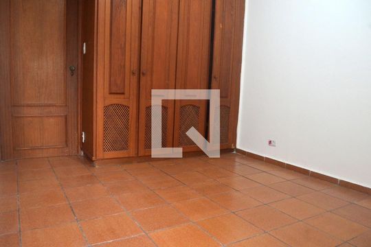 Quarto de apartamento para alugar com 2 quartos, 63m² em Itararé, São Vicente
