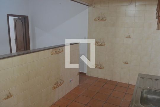 Cozinha de apartamento para alugar com 2 quartos, 63m² em Itararé, São Vicente
