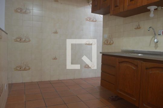 Cozinha de apartamento para alugar com 2 quartos, 63m² em Itararé, São Vicente