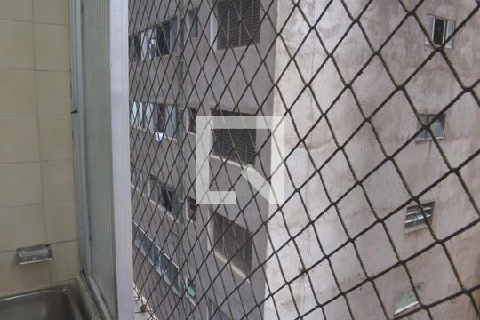 Área de Serviço de apartamento para alugar com 2 quartos, 63m² em Itararé, São Vicente