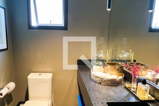 Lavabo  de apartamento à venda com 1 quarto, 136m² em Itaim Bibi, São Paulo