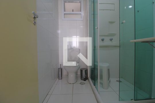 Banheiro comum de apartamento à venda com 3 quartos, 74m² em Usina Piratininga, São Paulo