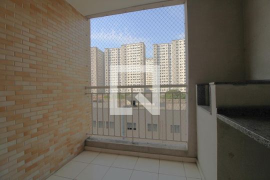 Sacada - churrasqueira Sala de apartamento à venda com 3 quartos, 74m² em Usina Piratininga, São Paulo