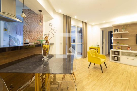 Sala de apartamento para alugar com 2 quartos, 82m² em Parque Esplanada do Embu, Embu das Artes