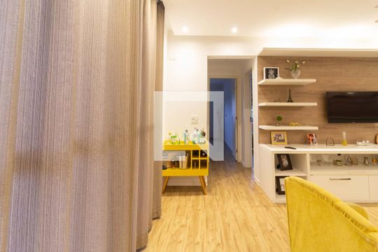 Sala de apartamento para alugar com 2 quartos, 82m² em Parque Esplanada do Embu, Embu das Artes