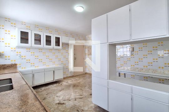 Cozinha de apartamento para alugar com 3 quartos, 213m² em Lapa, São Paulo