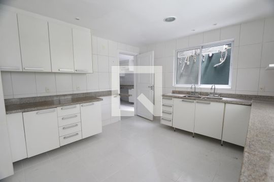 Cozinha de casa de condomínio à venda com 4 quartos, 470m² em Barra da Tijuca, Rio de Janeiro