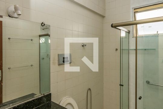 Banheiro Social 1 de apartamento à venda com 3 quartos, 140m² em Padre Eustáquio, Belo Horizonte