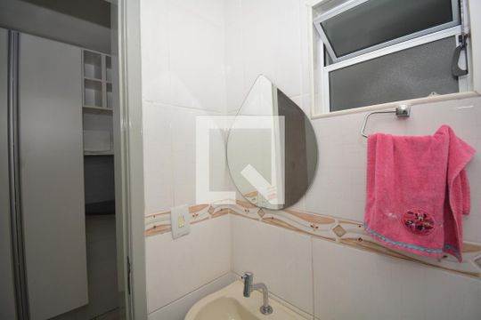 Lavabo da Sala de casa para alugar com 2 quartos, 80m² em Jardim Sulacap, Rio de Janeiro