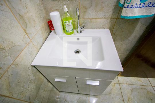 Lavabo de casa à venda com 3 quartos, 128m² em Parque São Vicente, Santo André