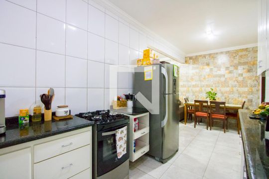 Cozinha de casa à venda com 3 quartos, 128m² em Parque São Vicente, Santo André