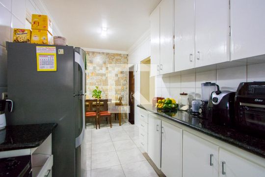 Cozinha de casa à venda com 3 quartos, 128m² em Parque São Vicente, Santo André