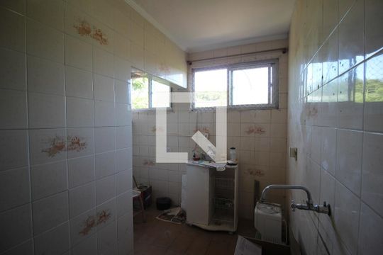 Cozinha de apartamento à venda com 2 quartos, 60m² em Jardim Itu, Porto Alegre