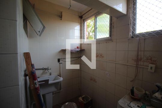 Cozinha de apartamento à venda com 2 quartos, 60m² em Jardim Itu, Porto Alegre