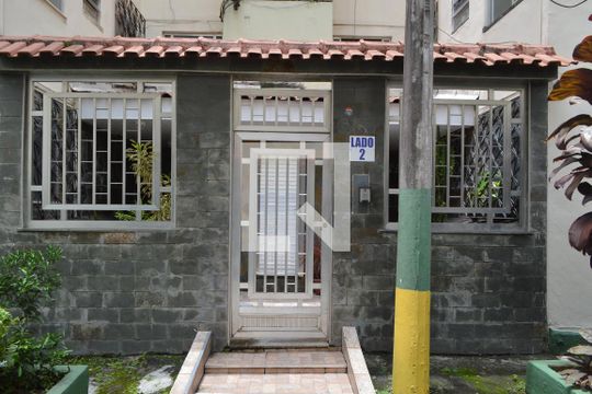 Entrada do Bloco  de apartamento à venda com 1 quarto, 48m² em Taquara, Rio de Janeiro