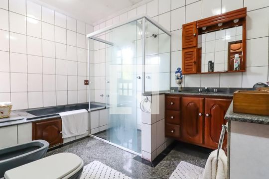 Banheiro da Suíte 1 de casa à venda com 5 quartos, 289m² em Parque Monte Alegre, Taboão da Serra