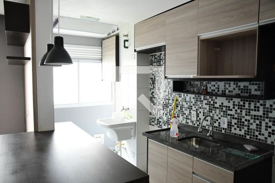 Cozinha e Área de Serviço de apartamento para alugar com 2 quartos, 48m² em Jardim Ísis, Cotia