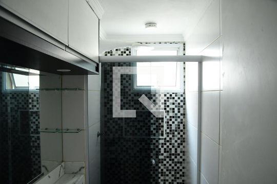 Banheiro de apartamento para alugar com 2 quartos, 48m² em Jardim Ísis, Cotia
