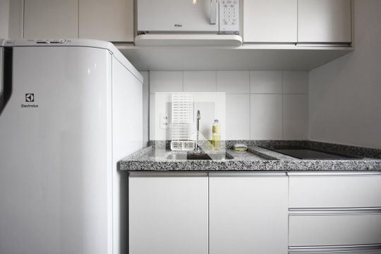 Cozinha de kitnet/studio para alugar com 1 quarto, 24m² em Sé, São Paulo