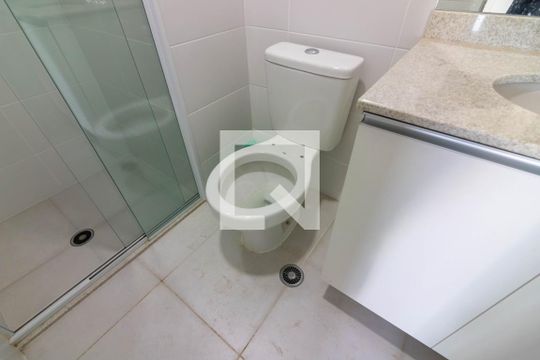 Banheiro de apartamento à venda com 2 quartos, 62m² em Jardim das Acácias, São Paulo