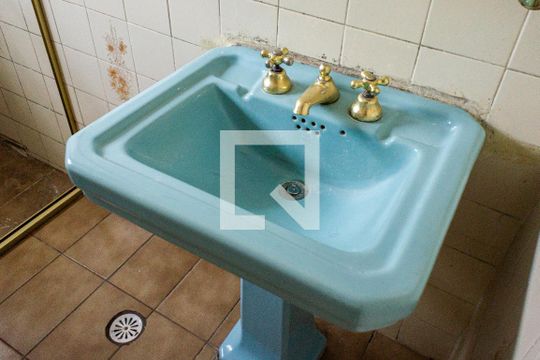 Detalhe Pia de casa para alugar com 2 quartos, 150m² em Vila Carrão, São Paulo