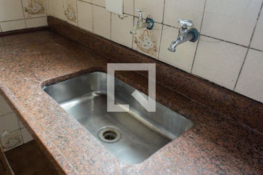 Detalhe Pia de casa para alugar com 2 quartos, 150m² em Vila Carrão, São Paulo