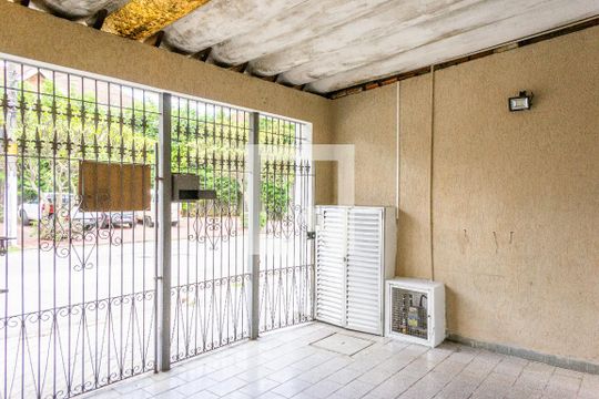Garagem de casa para alugar com 2 quartos, 150m² em Vila Carrão, São Paulo
