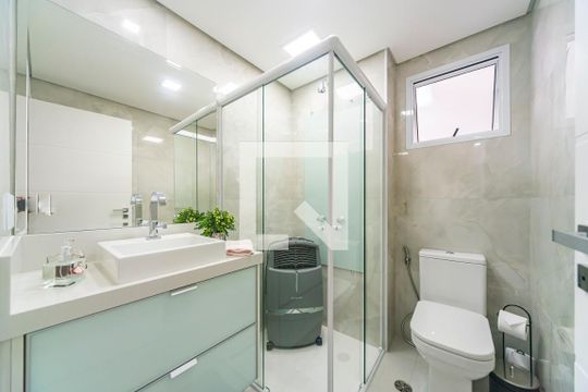 Banheiro Social de apartamento à venda com 2 quartos, 75m² em Vila Helena, Santo André