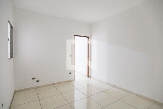 Casa para alugar com 1 quarto, 35m² em Vila Menk, Osasco