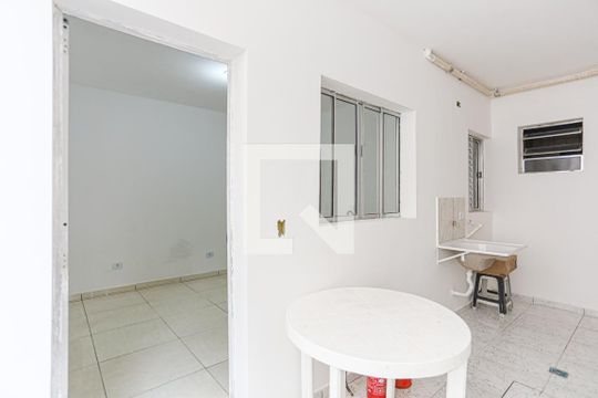Área de Serviço de casa para alugar com 1 quarto, 35m² em Vila Menk, Osasco