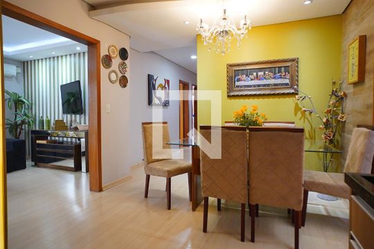 Cozinha  de casa à venda com 4 quartos, 350m² em Sarandi, Porto Alegre