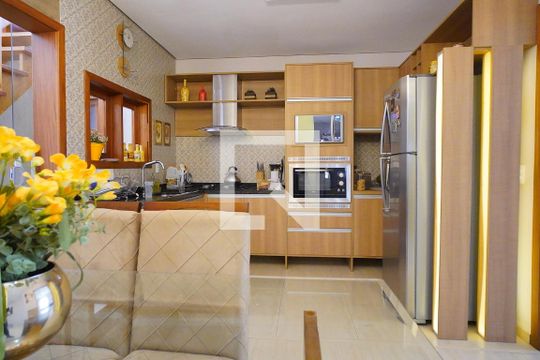 Cozinha  de casa à venda com 4 quartos, 350m² em Sarandi, Porto Alegre