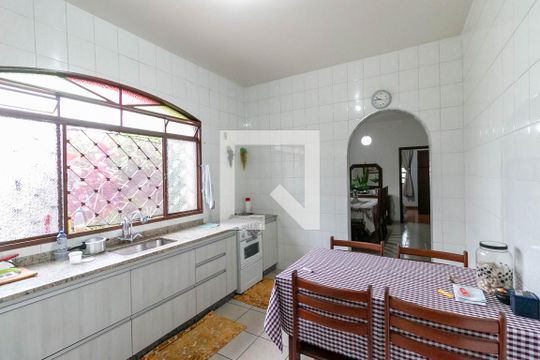 Cozinha de casa à venda com 3 quartos, 350m² em Vila Magnesita, Belo Horizonte