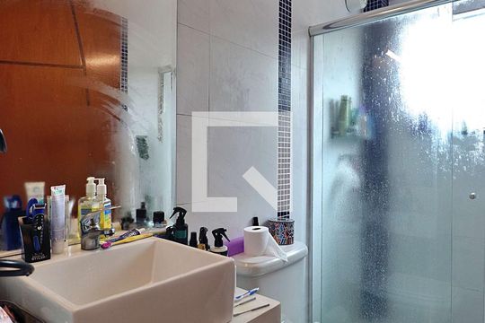 Banheiro da Suíte 1 de casa para alugar com 3 quartos, 210m² em Vila Guiomar, Santo André