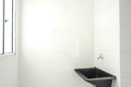 Área de serviço de apartamento para alugar com 2 quartos, 49m² em Vila Carrão, São Paulo