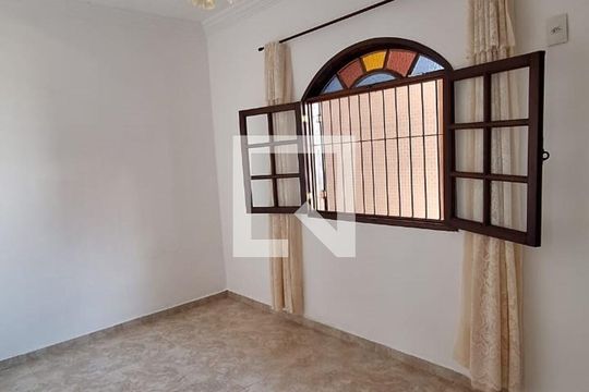 Quarto 3 de casa para alugar com 3 quartos, 100m² em Centro, Duque de Caxias