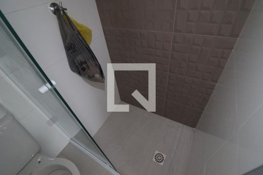 Banheiro  de apartamento à venda com 1 quarto, 26m² em Água Fria, São Paulo
