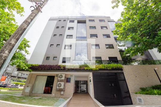 Fachada de apartamento para alugar com 1 quarto, 45m² em Carvoeira, Florianópolis