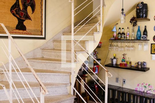 Acesso aos Quartos de casa à venda com 4 quartos, 206m² em Vila Alpina, Santo André