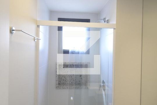 Banheiro de kitnet/studio para alugar com 1 quarto, 23m² em Vila Mariana, São Paulo