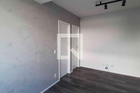 Sala de apartamento para alugar com 1 quarto, 34m² em Vila Osasco, Osasco